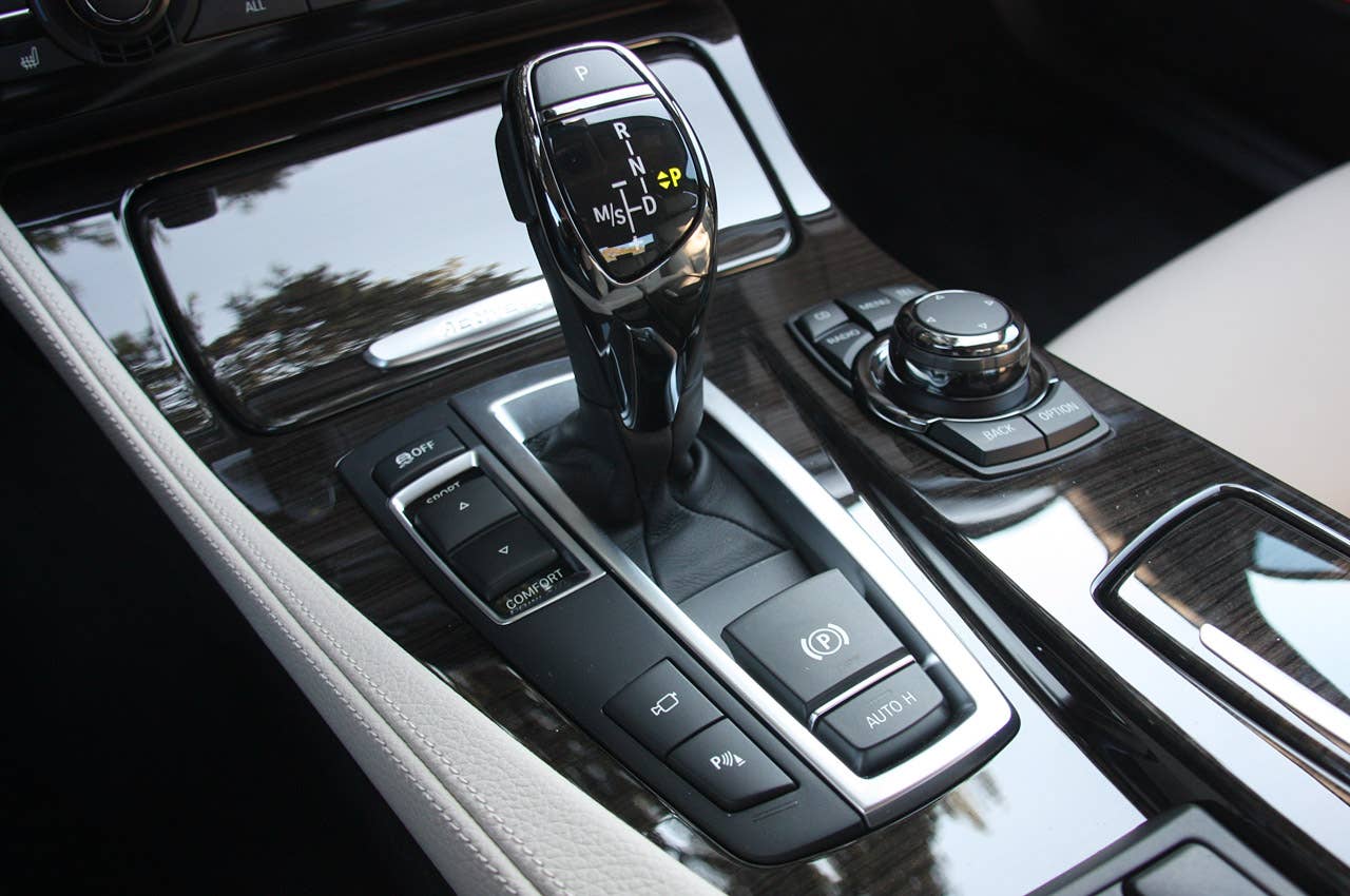 2013 BMW ActiveHybrid 5 gear selector