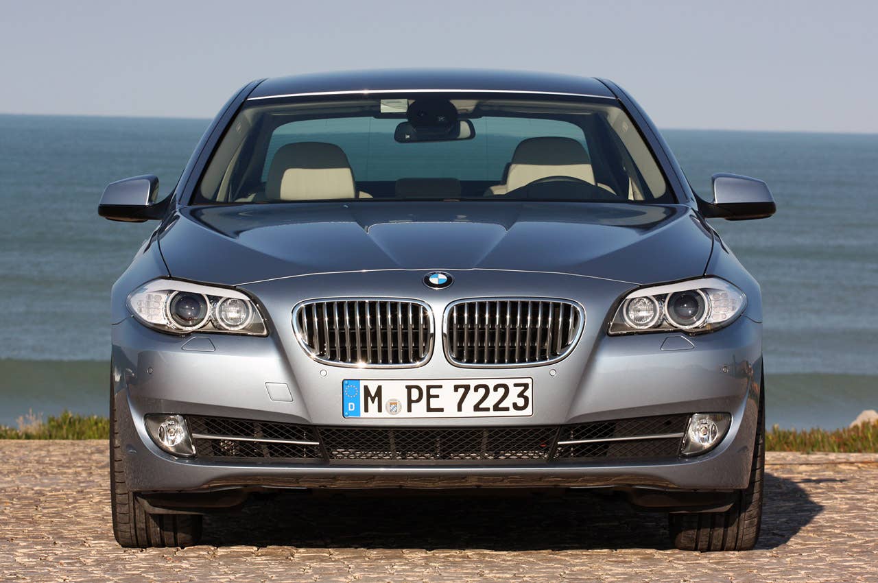 2013 BMW ActiveHybrid 5 front view