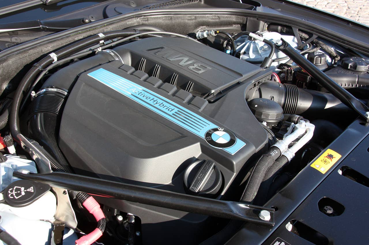 2013 BMW ActiveHybrid 5 engine