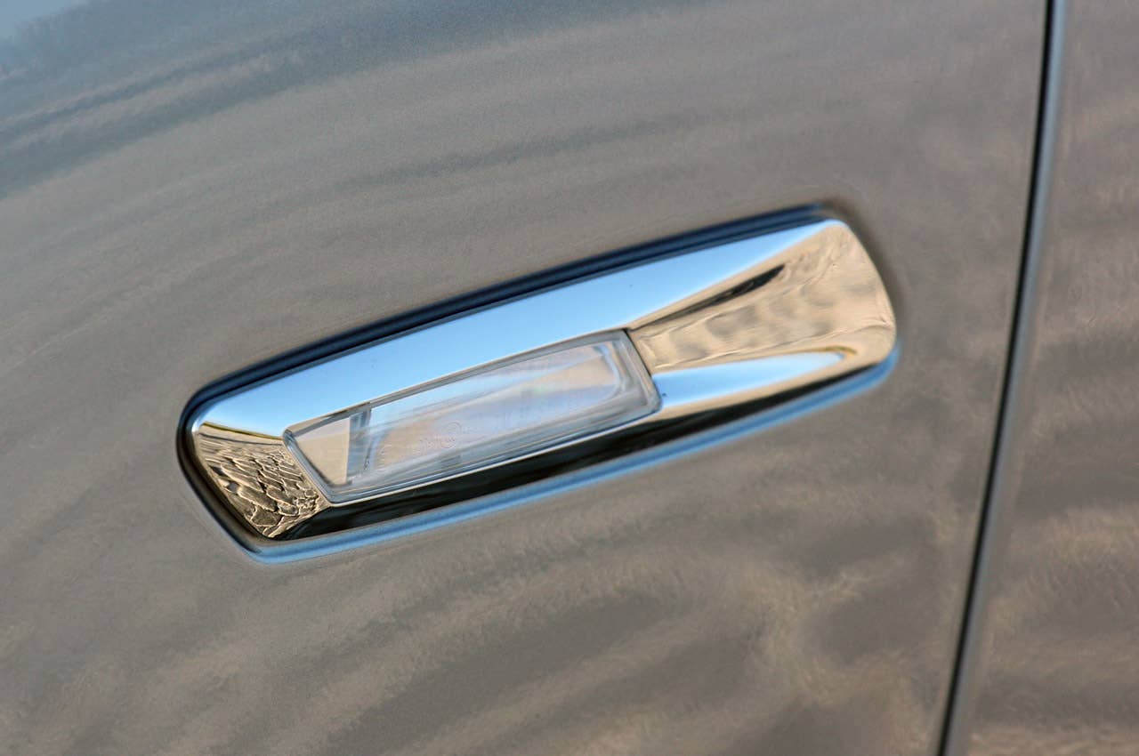 2013 BMW ActiveHybrid 5 side marker