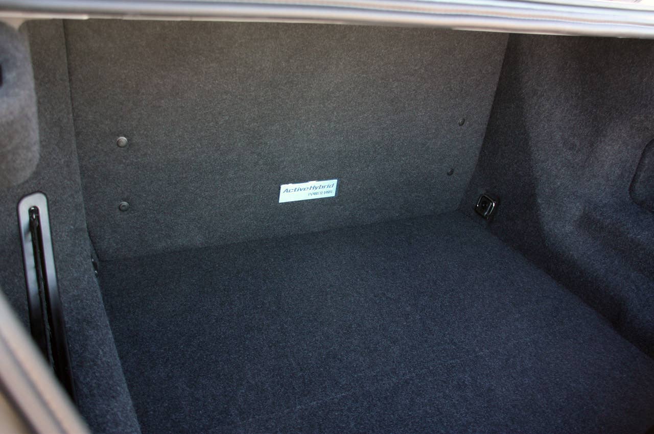 2013 BMW ActiveHybrid 5 rear cargo area