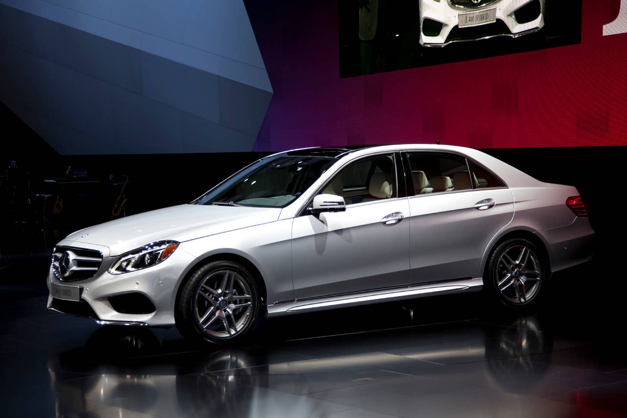 2014 Mercedes-Benz E400 Hybrid front 3/4