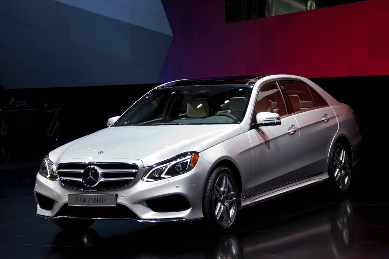2014 Mercedes-Benz E400 Hybrid front 3/4