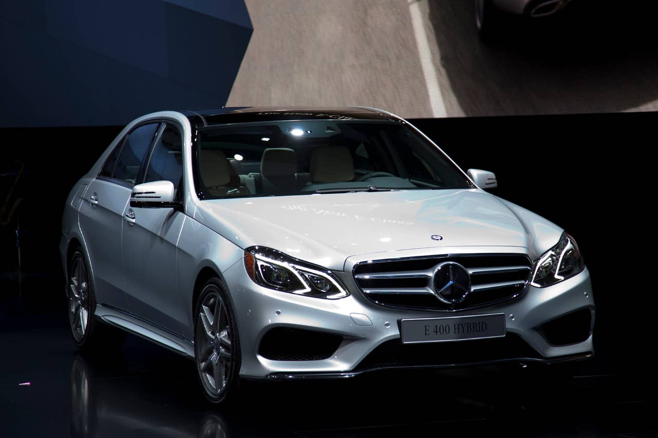 2014 Mercedes-Benz E400 Hybrid front 3/4