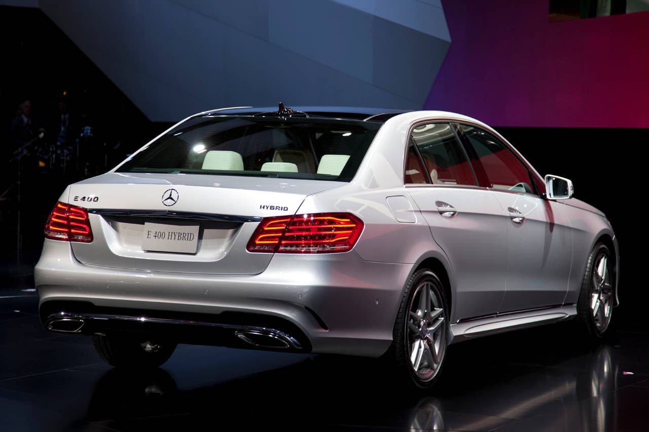 2014 Mercedes-Benz E400 Hybrid rear 3/4