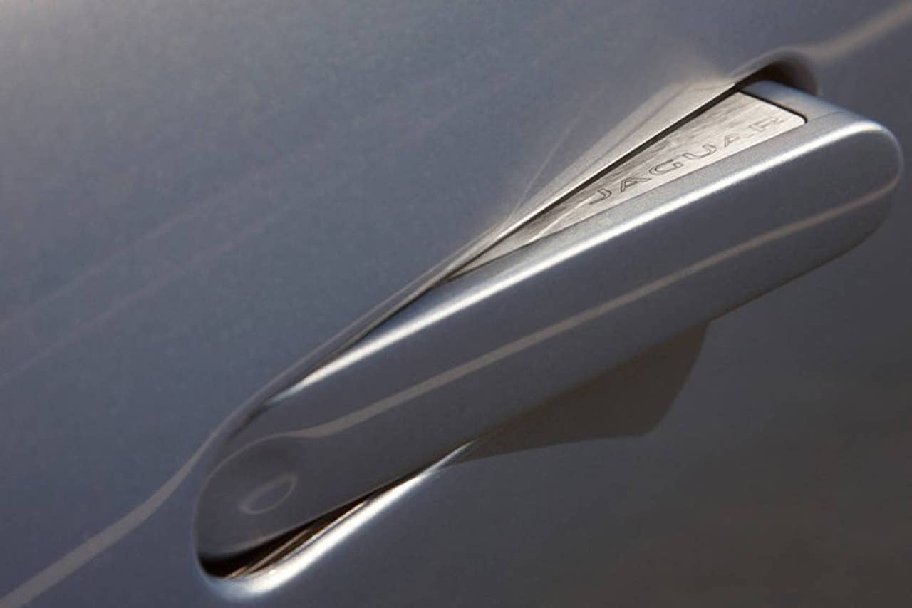 Jaguar F-Type leaked image door handle detail