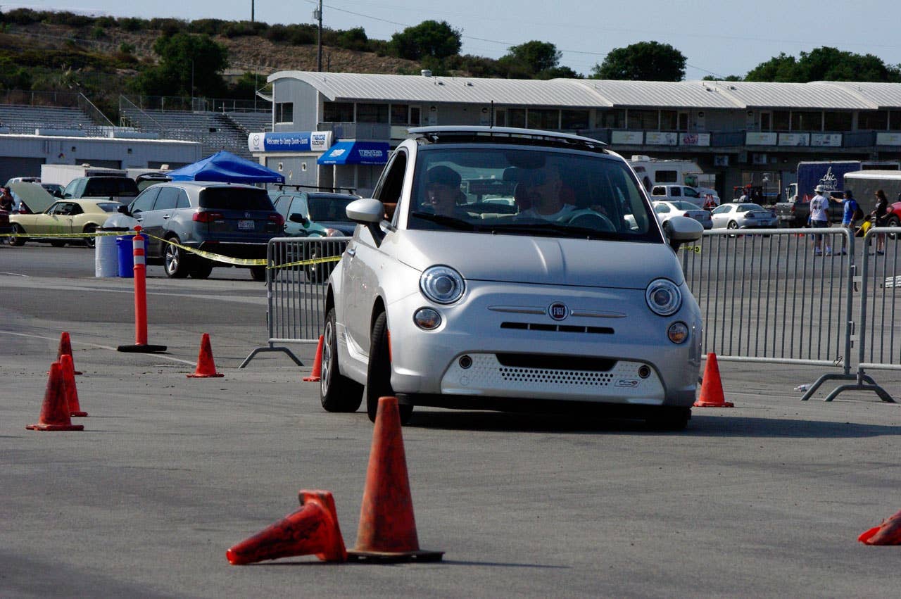Refuel 2013: Fiat 500e autocross