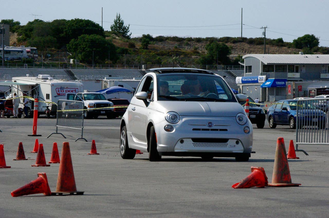 Refuel 2013: Fiat 500e autocross
