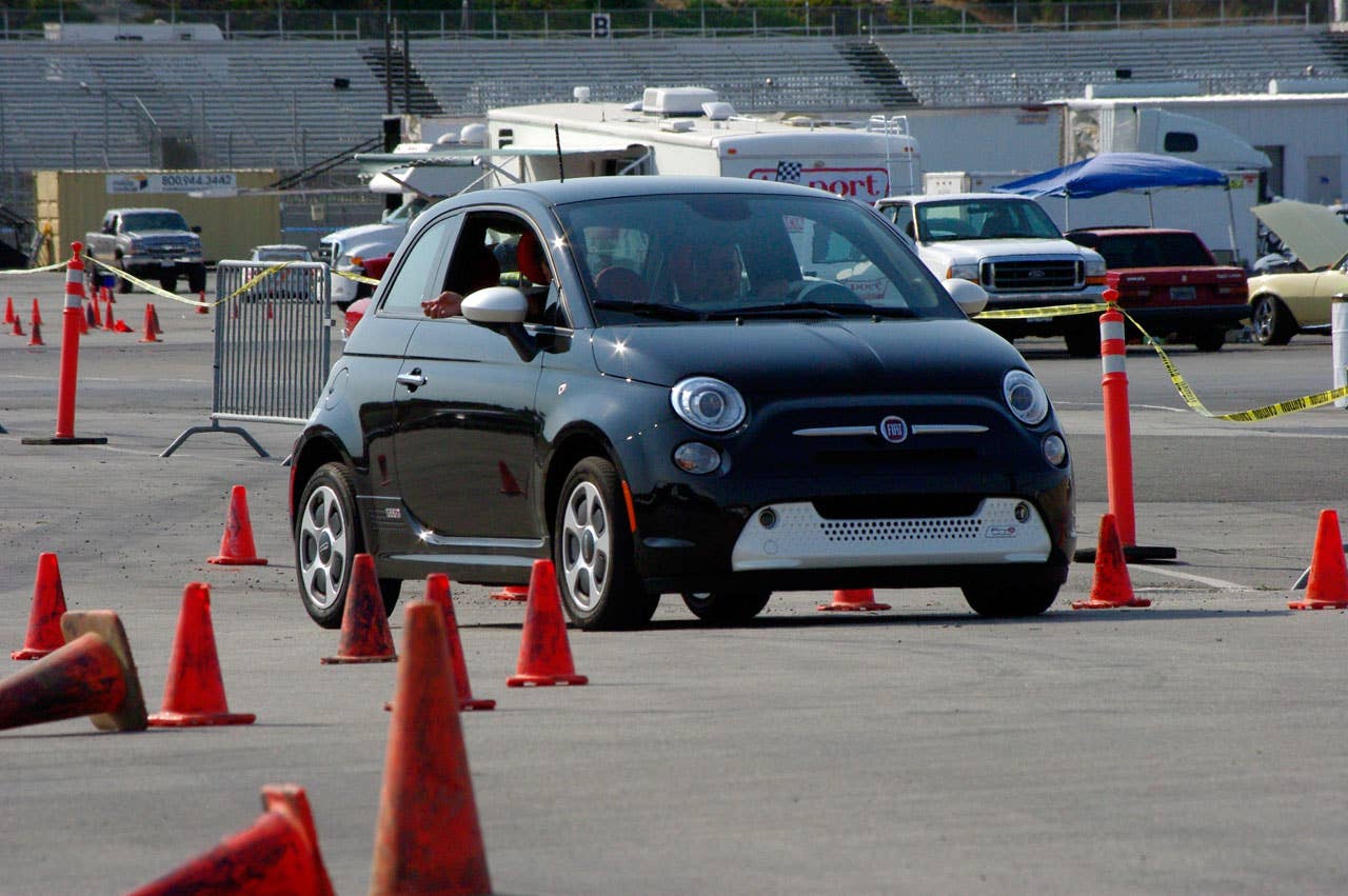 Refuel 2013: Fiat 500e autocross