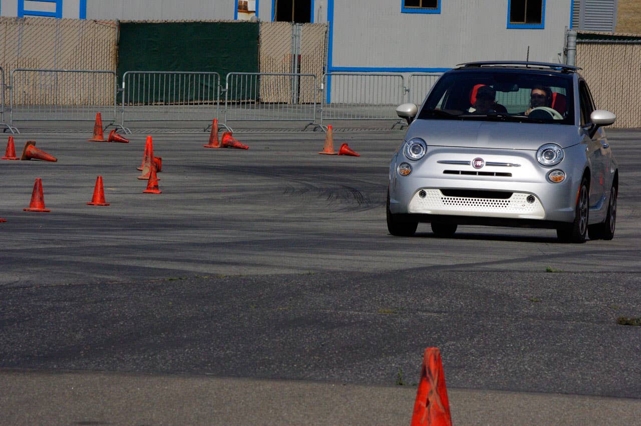 Refuel 2013: Fiat 500e autocross