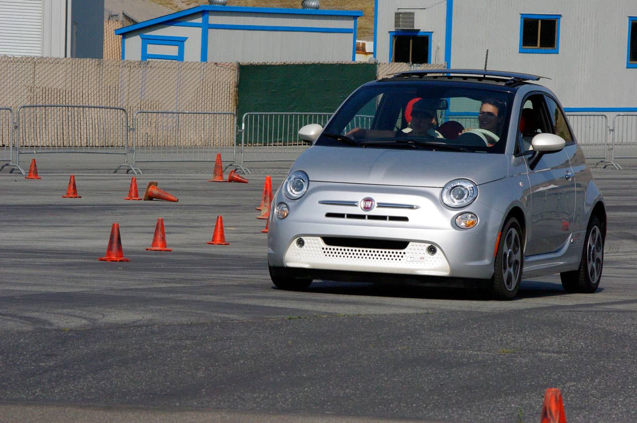 Refuel 2013: Fiat 500e autocross
