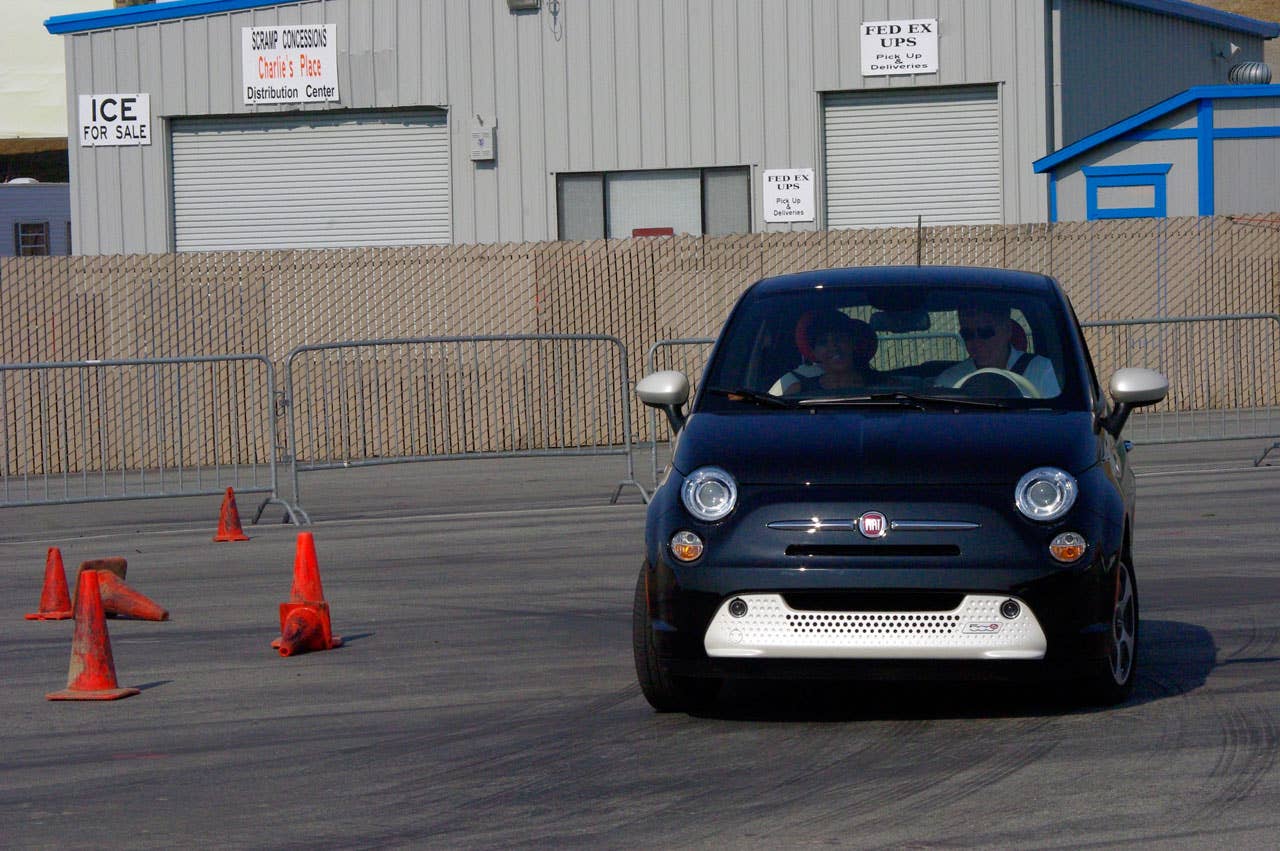 Refuel 2013: Fiat 500e autocross