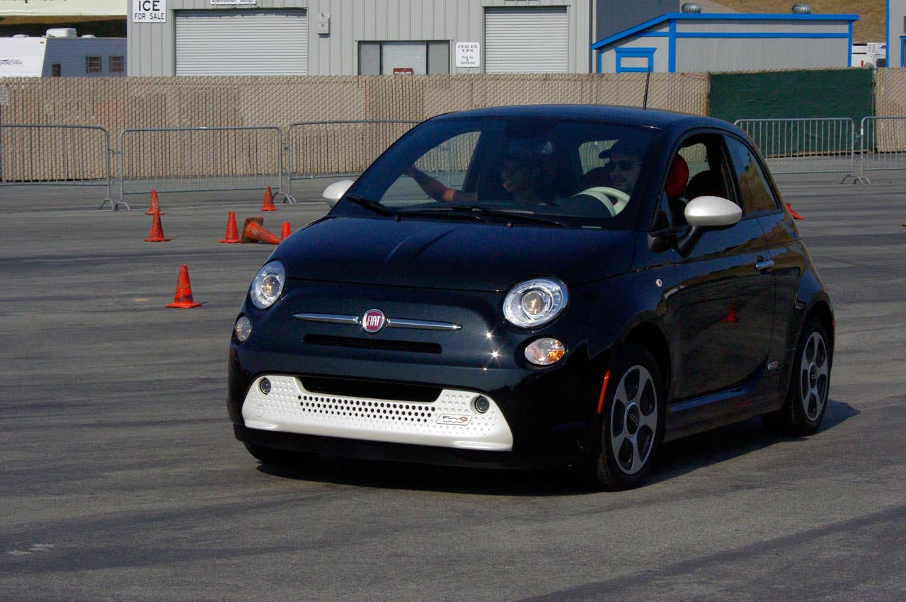 Refuel 2013: Fiat 500e autocross