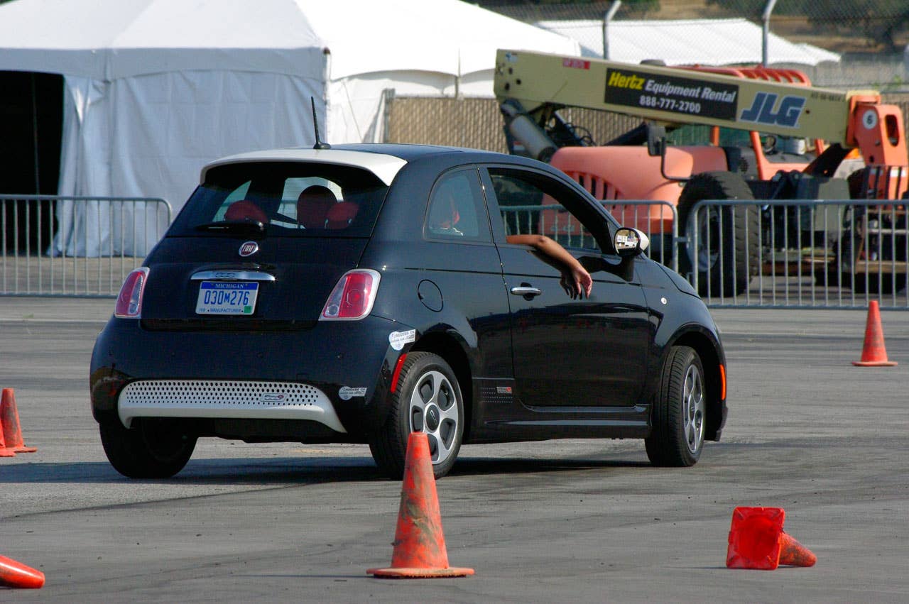 Refuel 2013: Fiat 500e autocross
