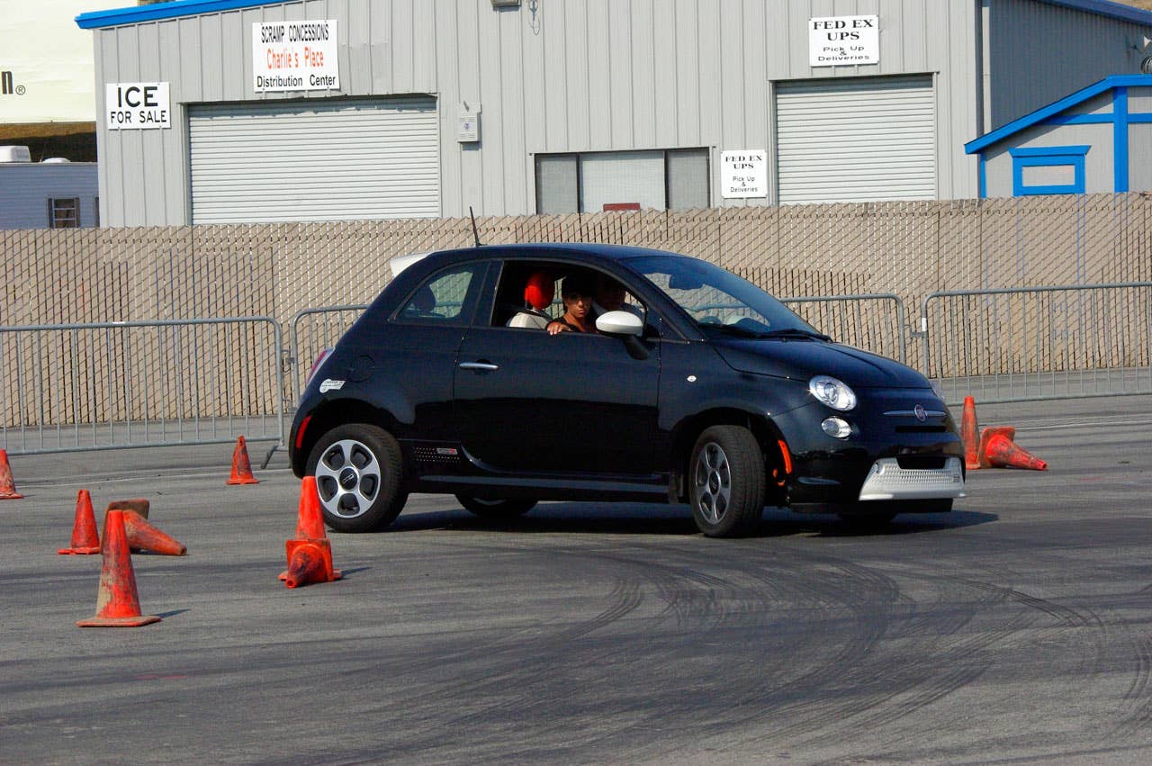 Refuel 2013: Fiat 500e autocross