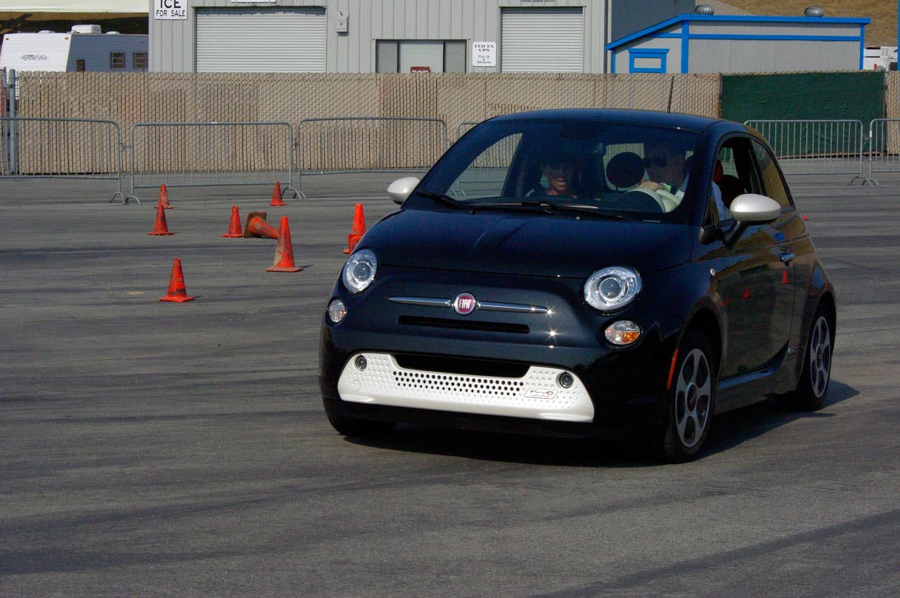 Refuel 2013: Fiat 500e autocross