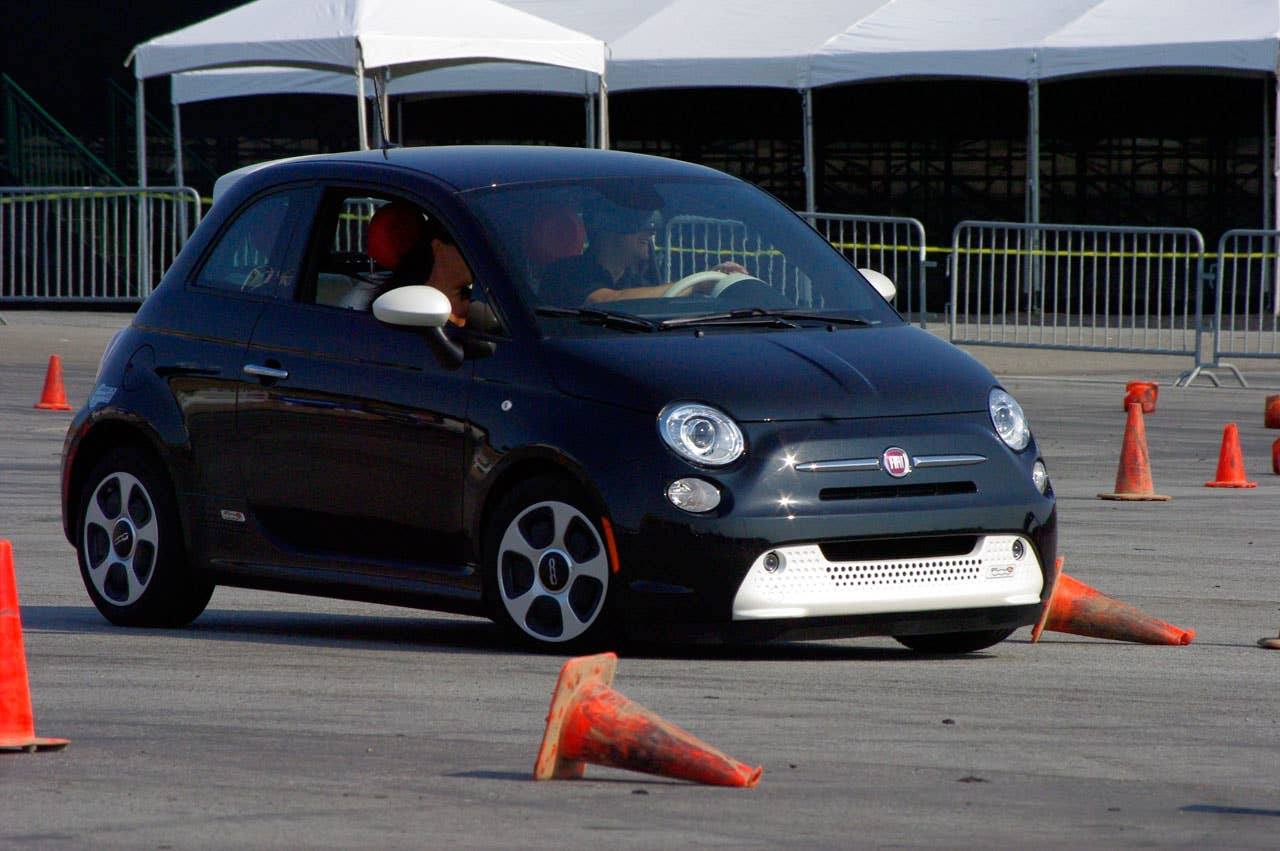 Refuel 2013: Fiat 500e autocross