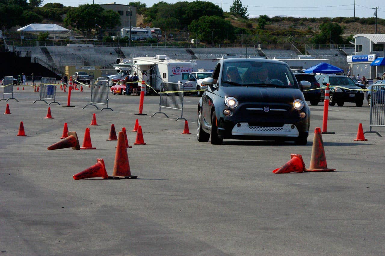 Refuel 2013: Fiat 500e autocross