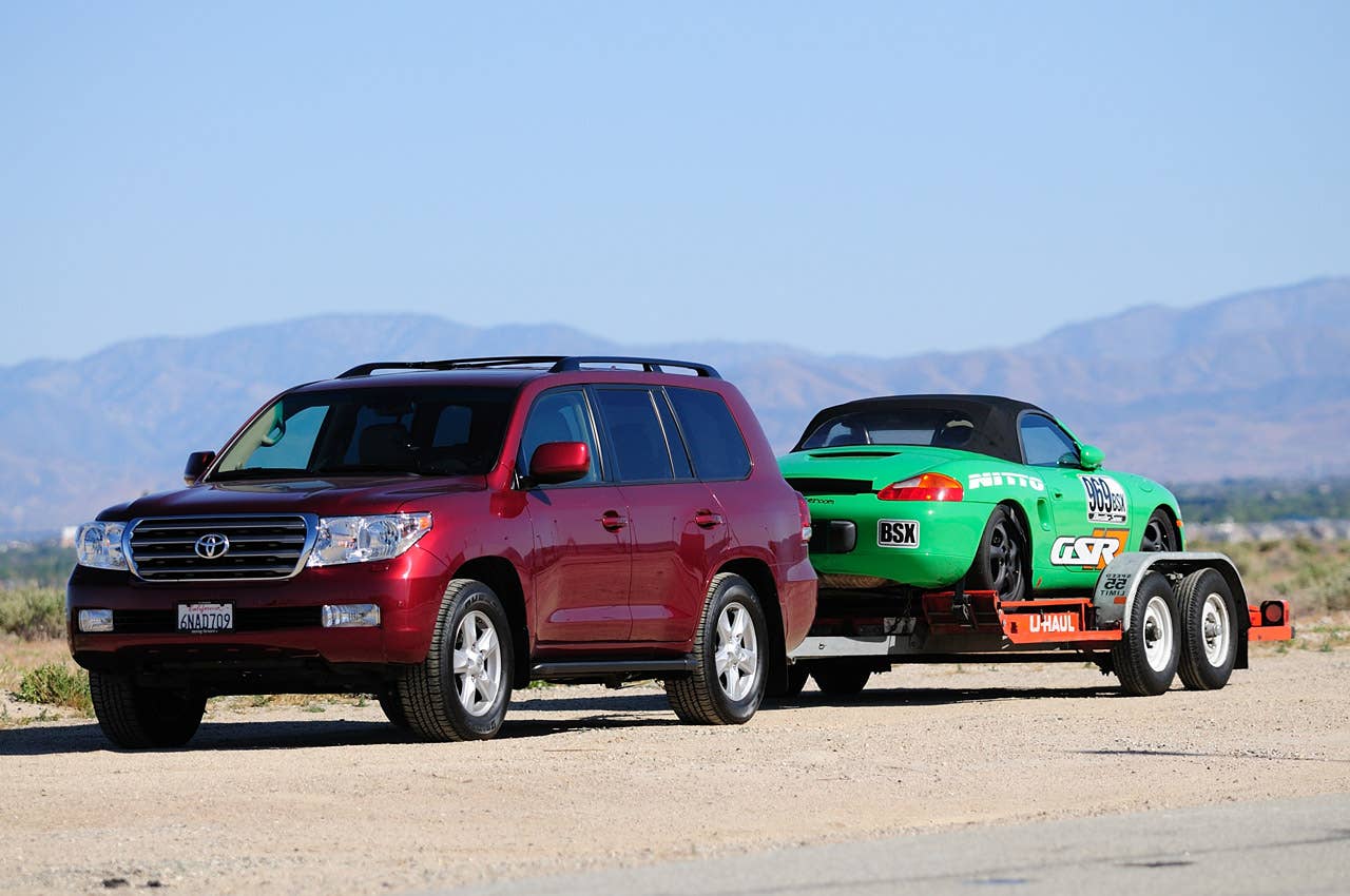 2011 Toyota Land Cruiser front 3/4 view