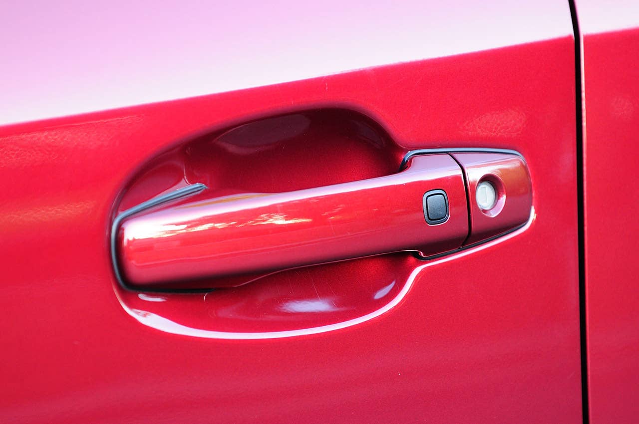 2011 Toyota Land Cruiser door handle