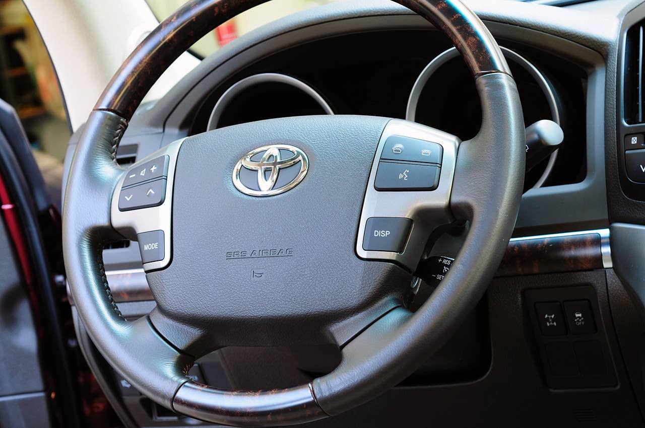 2011 Toyota Land Cruiser steering wheel