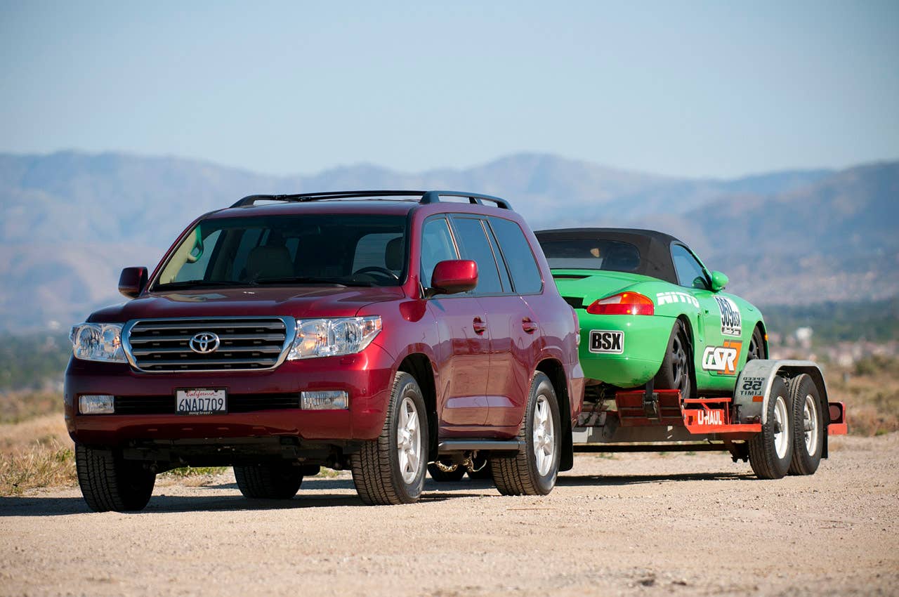 2011 Toyota Land Cruiser front 3/4 view