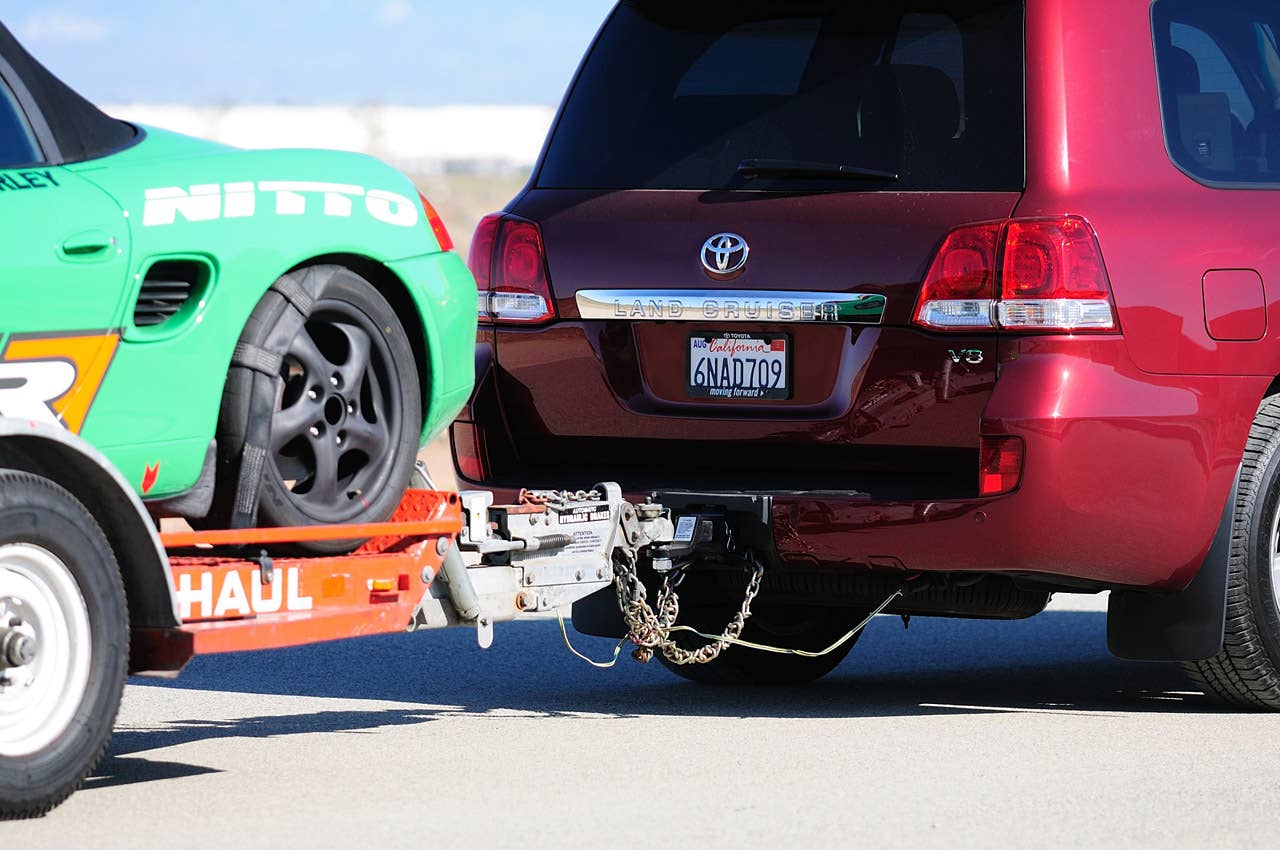 2011 Toyota Land Cruiser tow hitch