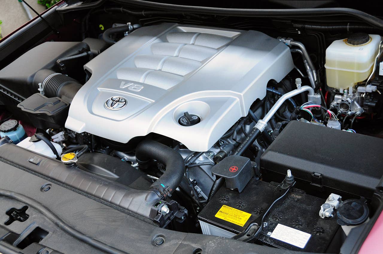 2011 Toyota Land Cruiser engine
