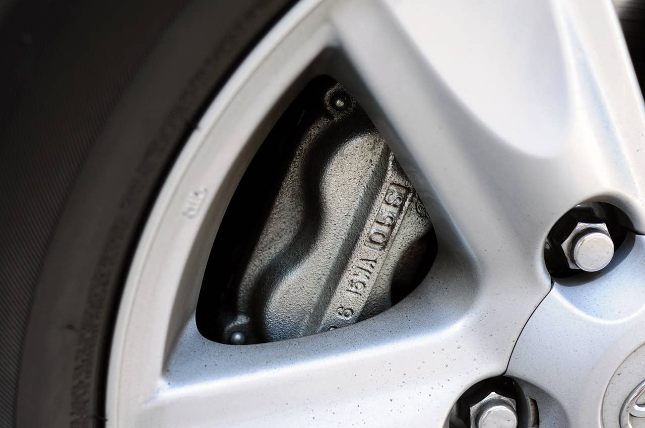 2011 Toyota Land Cruiser brake caliper