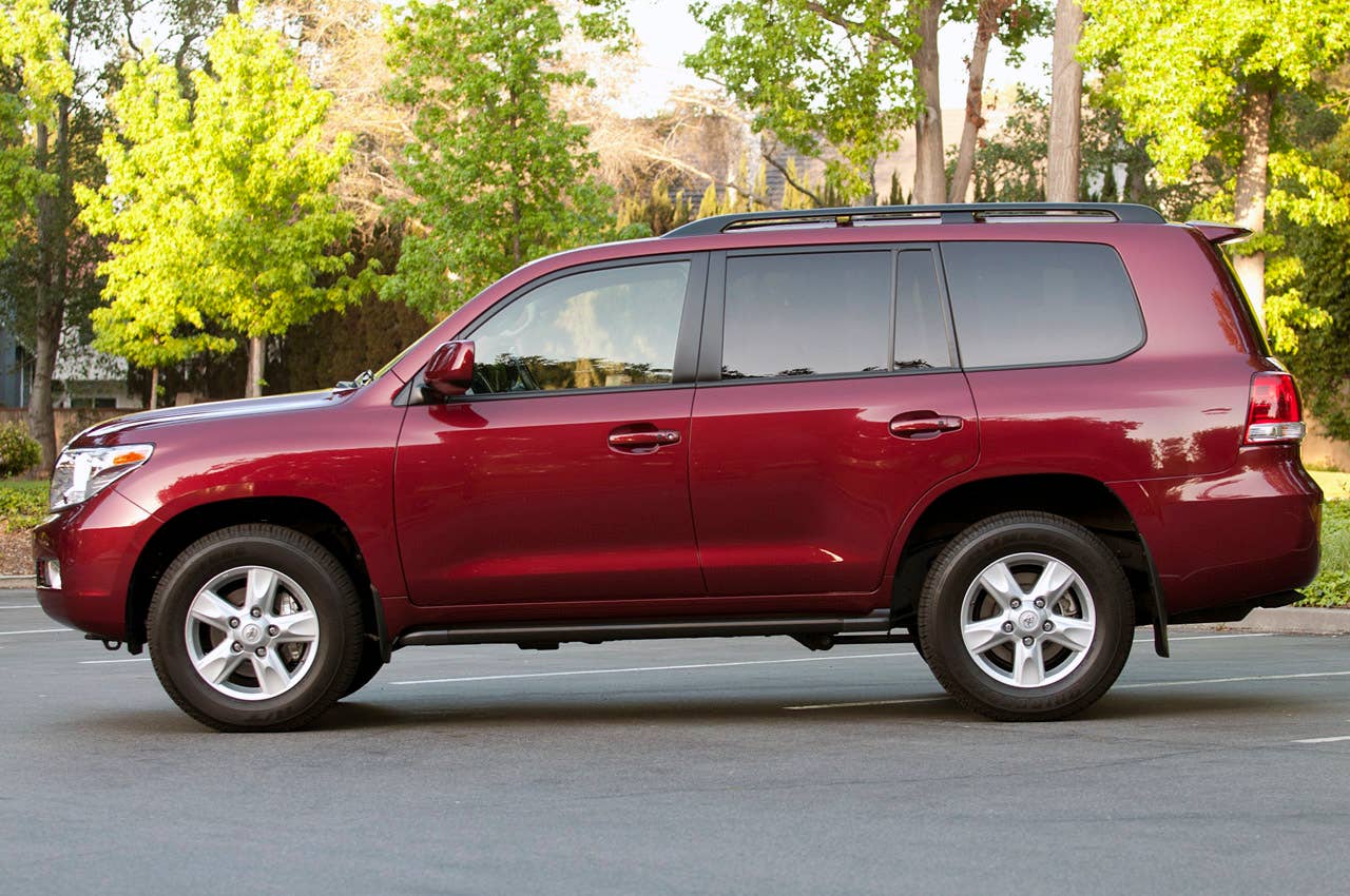 2011 Toyota Land Cruiser side view