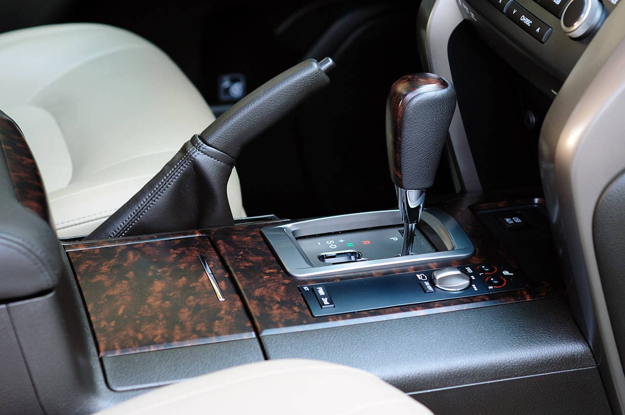 2011 Toyota Land Cruiser shifter