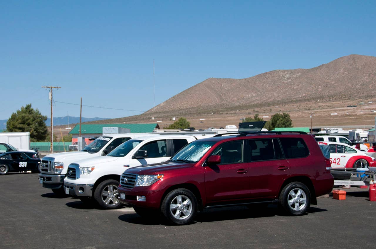2011 Toyota Land Cruiser front 3/4 view
