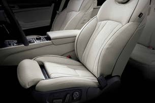 2015 Hyundai Genesis interior
