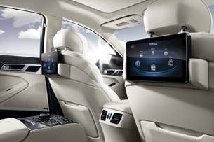 2015 Hyundai Genesis interior