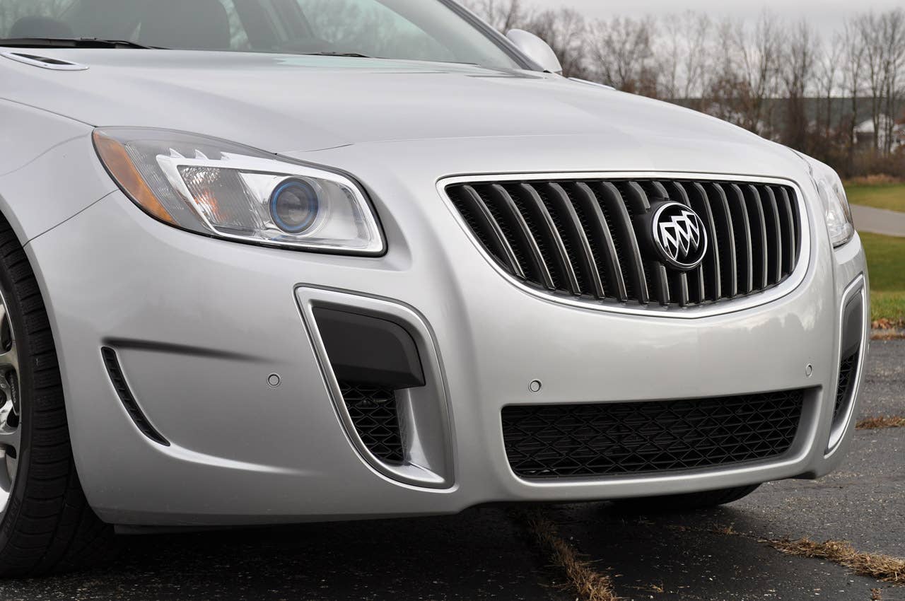 2012 Buick Regal GS front detail