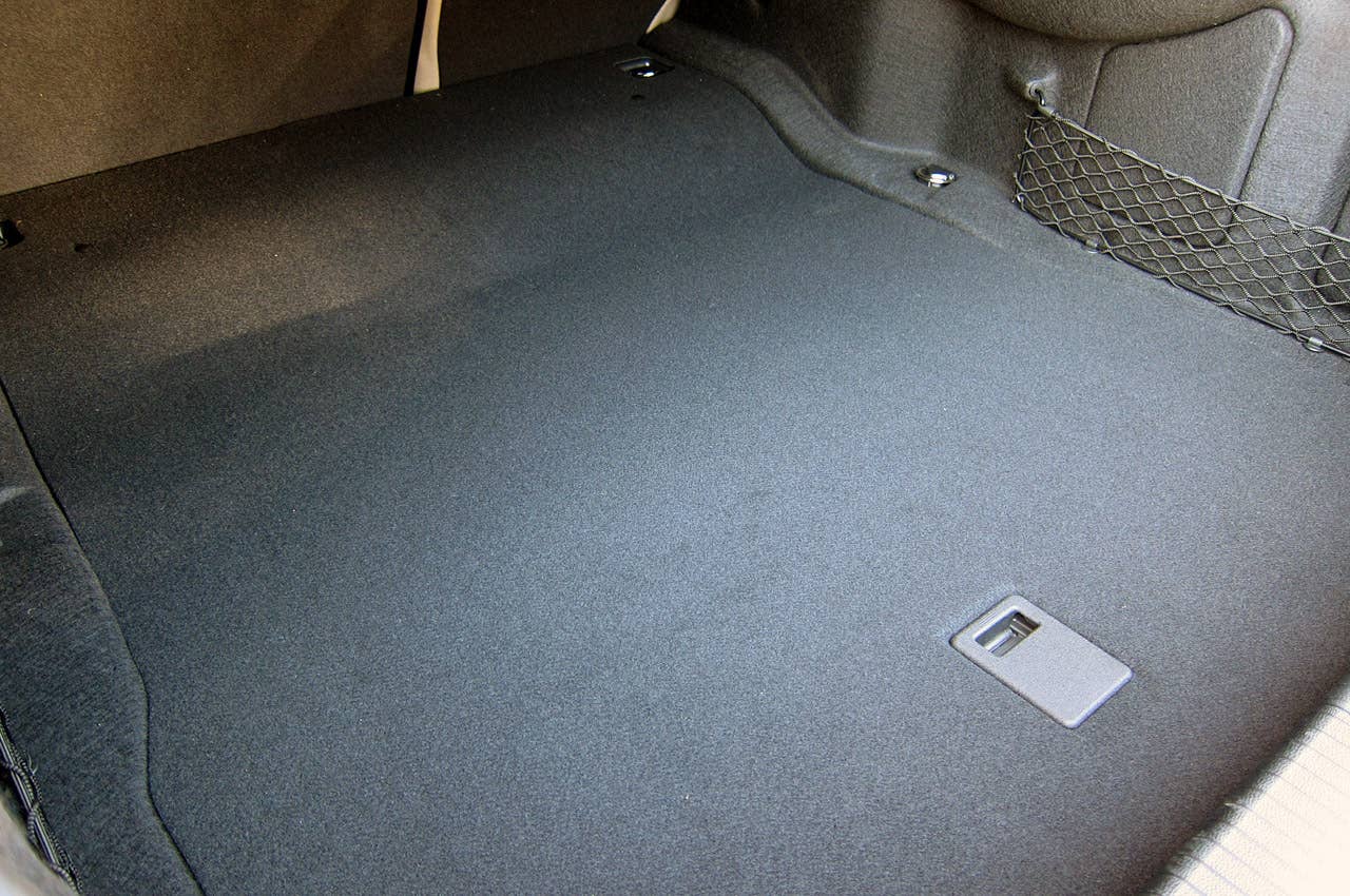2012 Mercedes-Benz CLS550 trunk