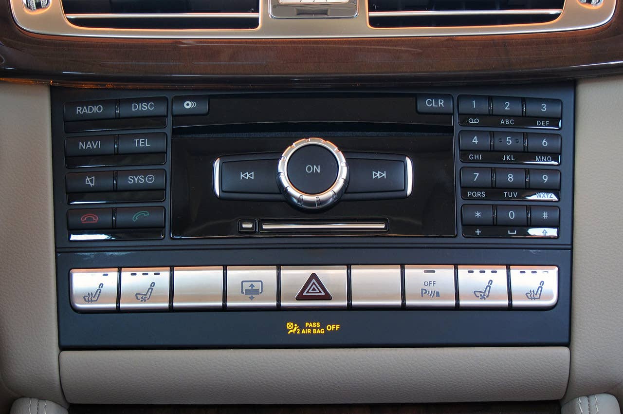 2012 Mercedes-Benz CLS550 instrument panel