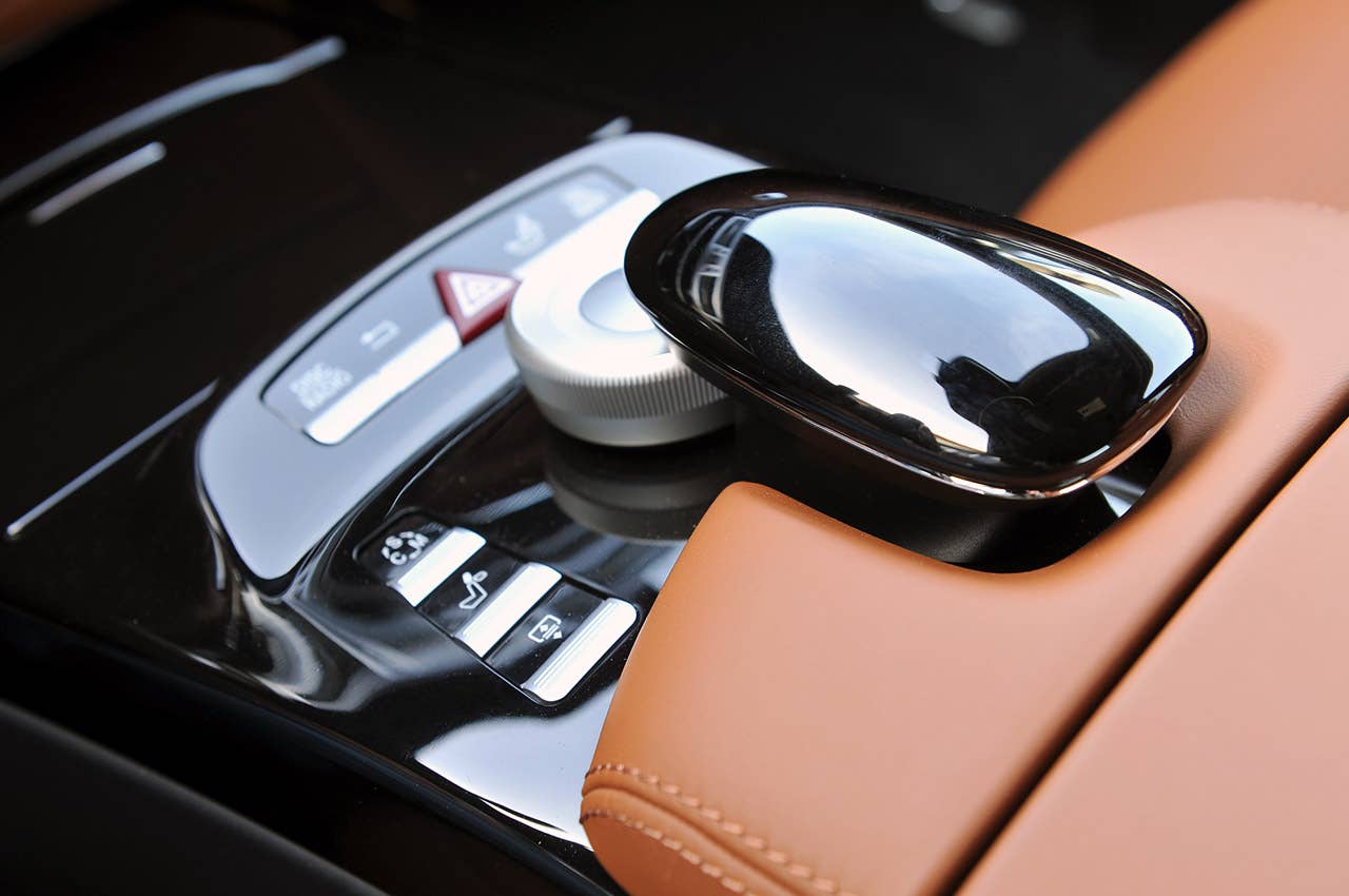 2013 Mercedes-Benz S65 AMG center console