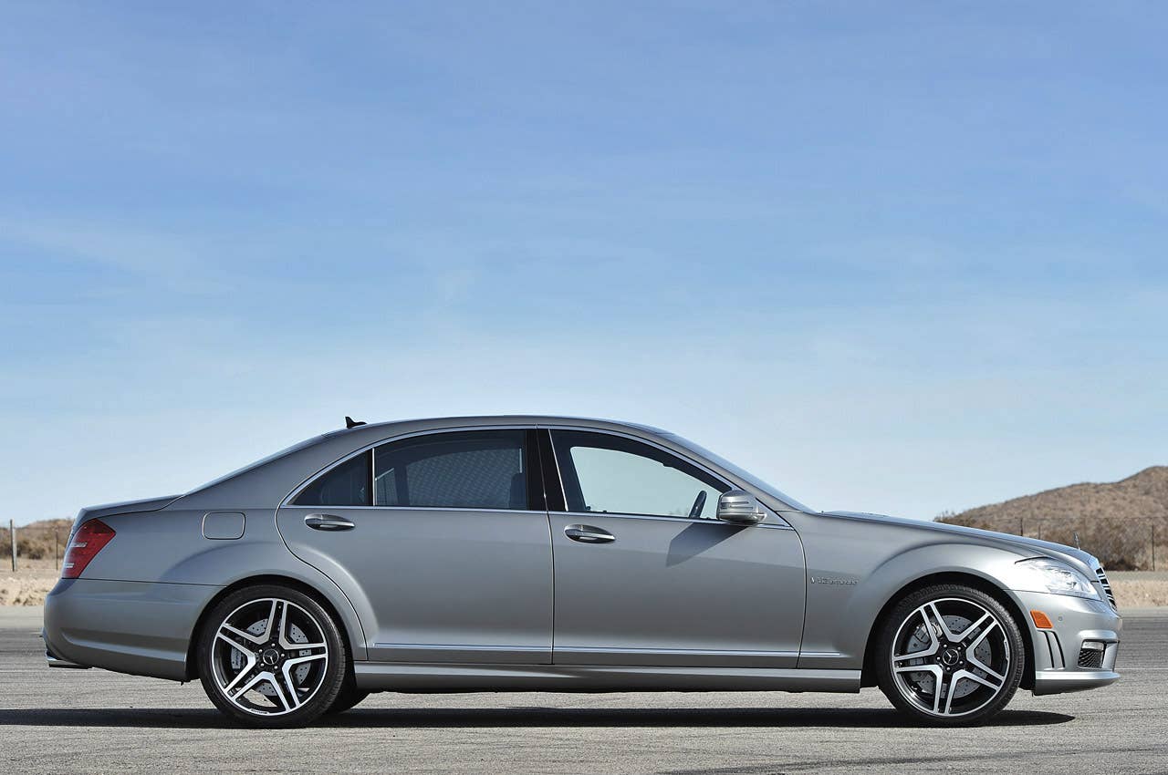 2013 Mercedes-Benz S65 AMG side view