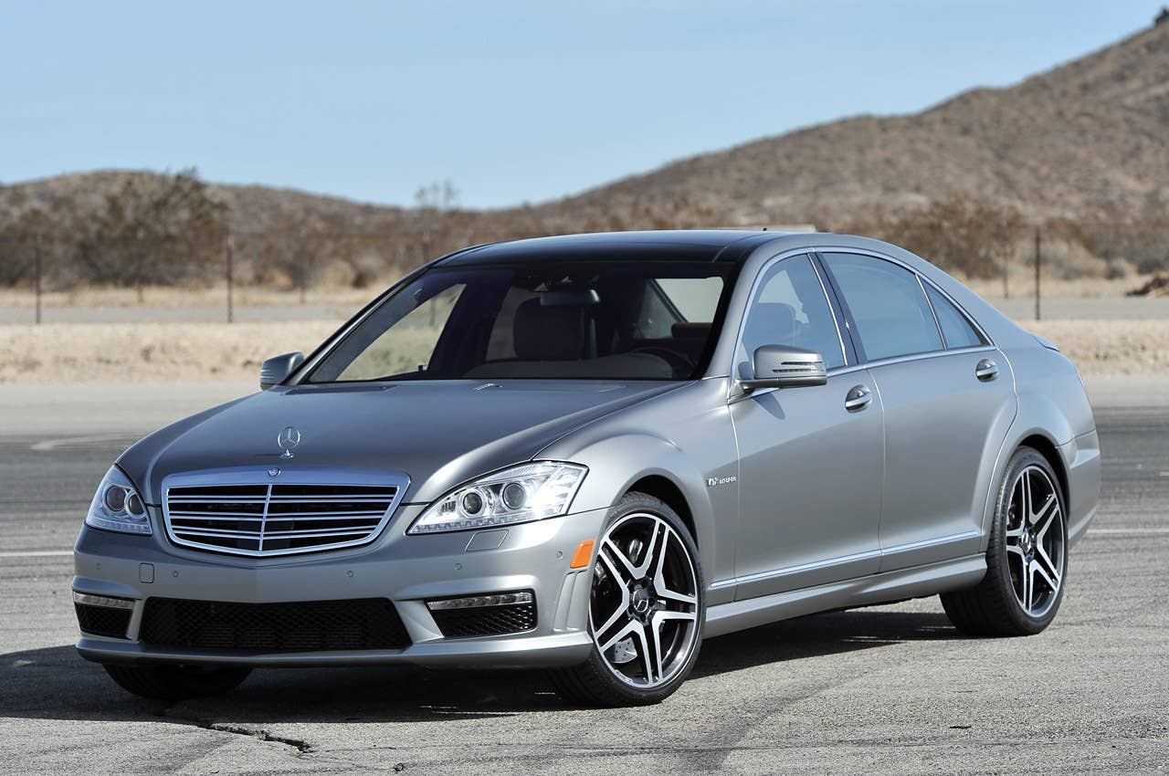 2013 Mercedes-Benz S65 AMG front 3/4 view