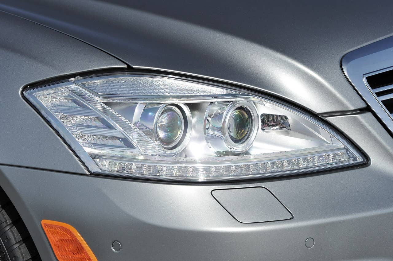 2013 Mercedes-Benz S65 AMG headlight
