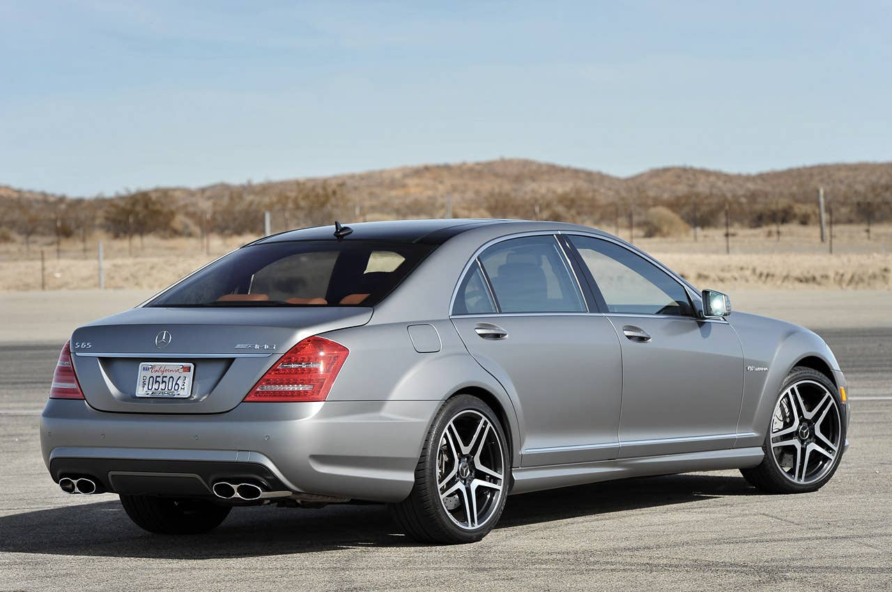 2013 Mercedes-Benz S65 AMG rear 3/4 view