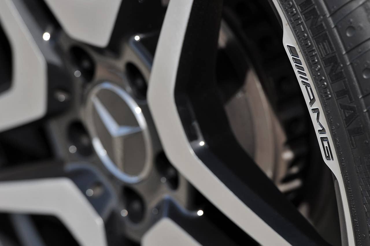 2013 Mercedes-Benz S65 AMG wheel detail