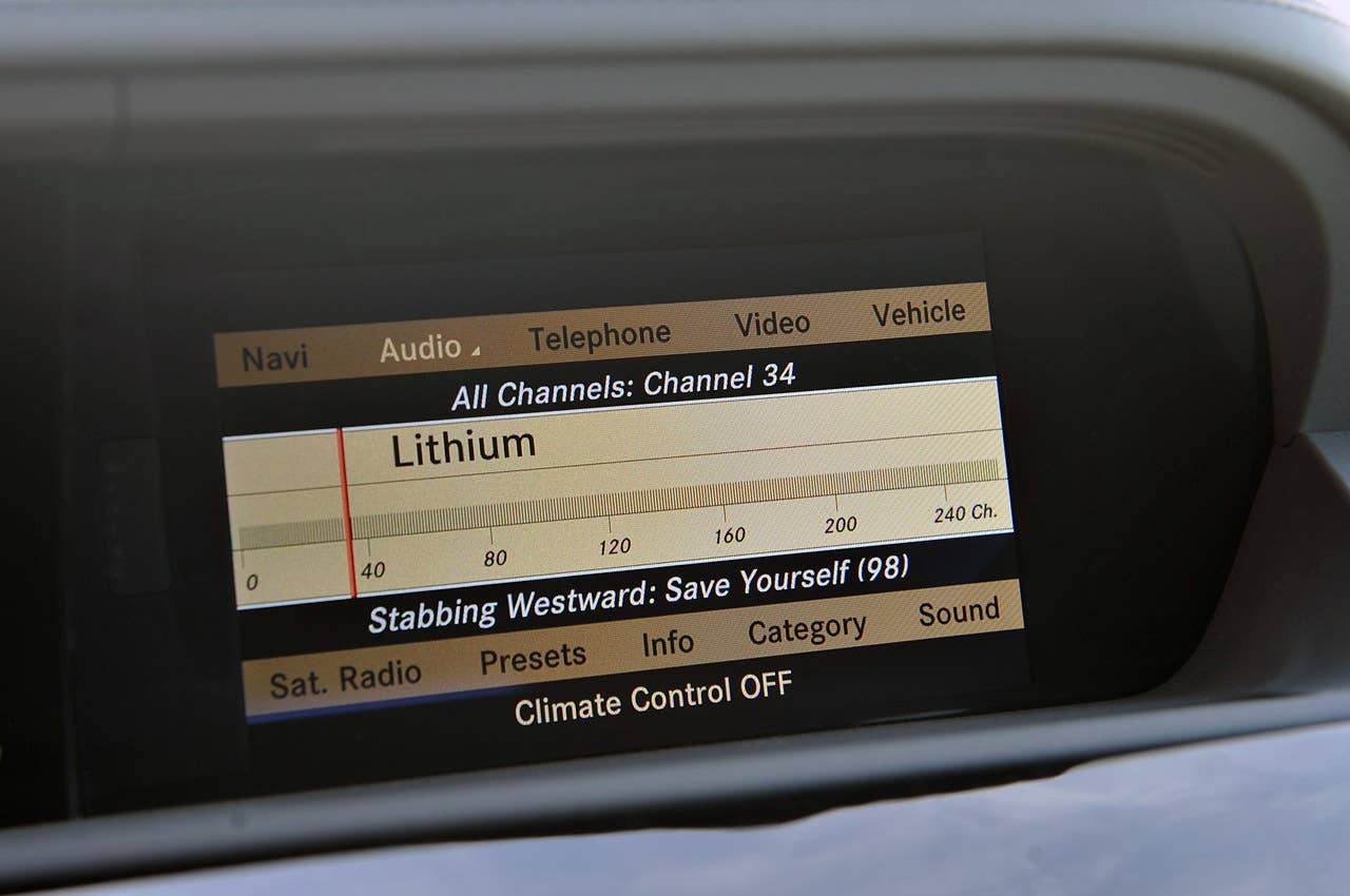 2013 Mercedes-Benz S65 AMG infotainment system
