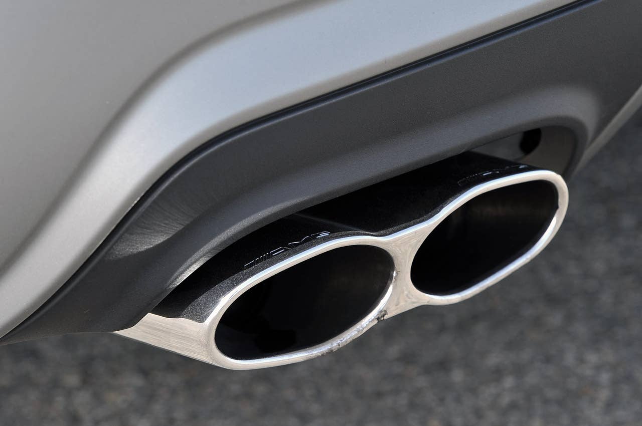2013 Mercedes-Benz S65 AMG exhaust tips