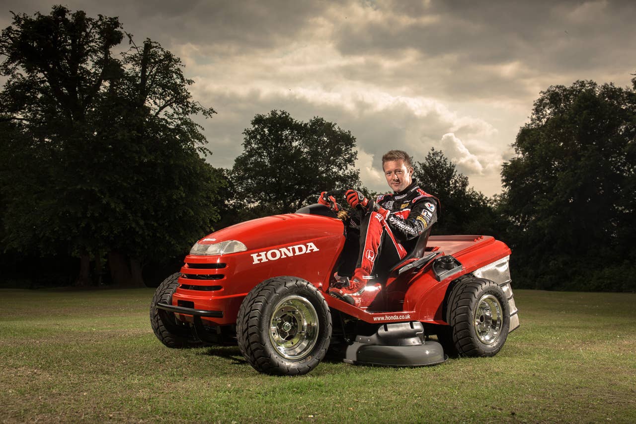 Honda HF2620 Mean Mower with Gordon Shedden behind the wheel