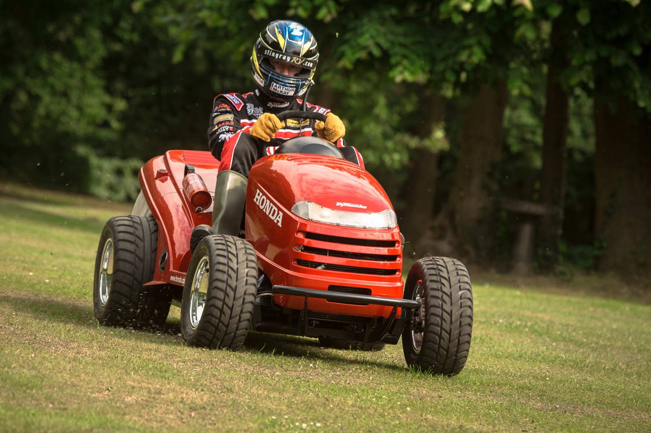 Honda HF2620 Mean Mower with Gordon Shedden behind the wheel