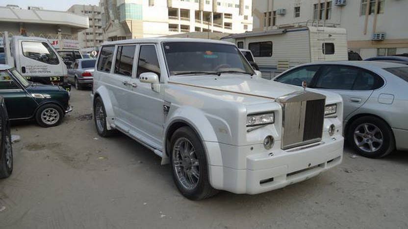 Rolls-Royce Nissan Patrol front 3/4