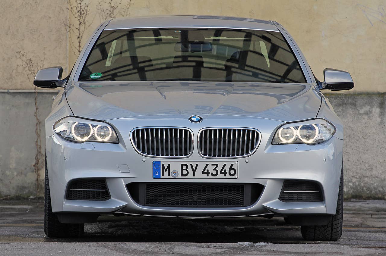2012 BMW M550d xDrive front view