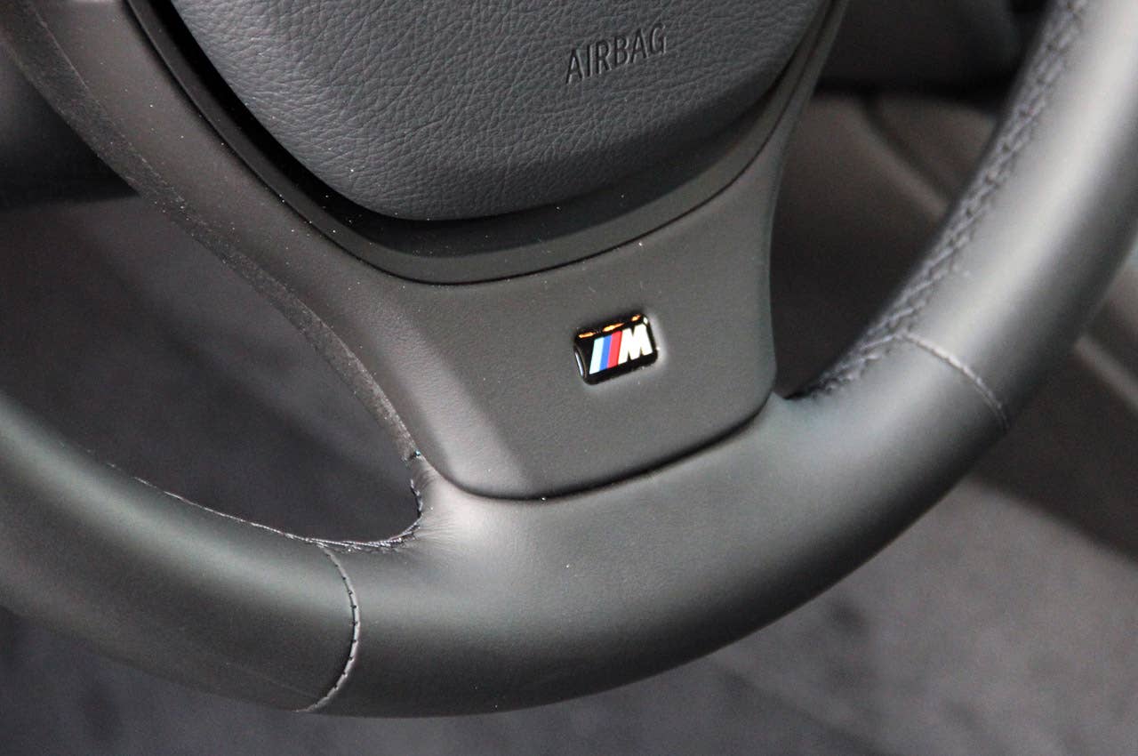 2012 BMW M550d xDrive steering wheel